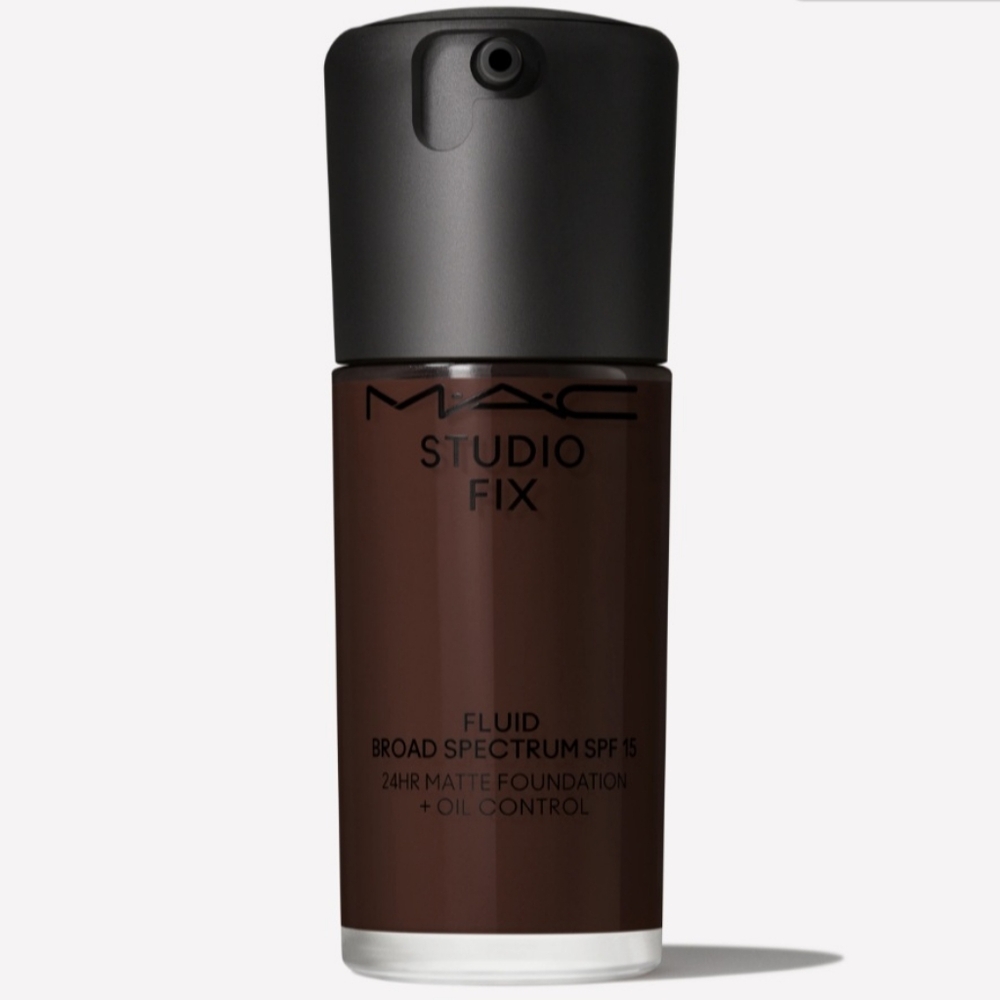 MAC Studio Fix Fluid SPF 15 24HR Matte Foundation + Oil Control NW65